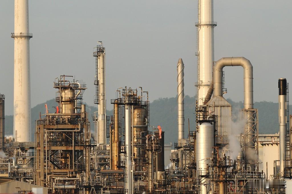 中国正从“能源消费国”向“能源战略输出国”转变，

2026年首批1900万吨的