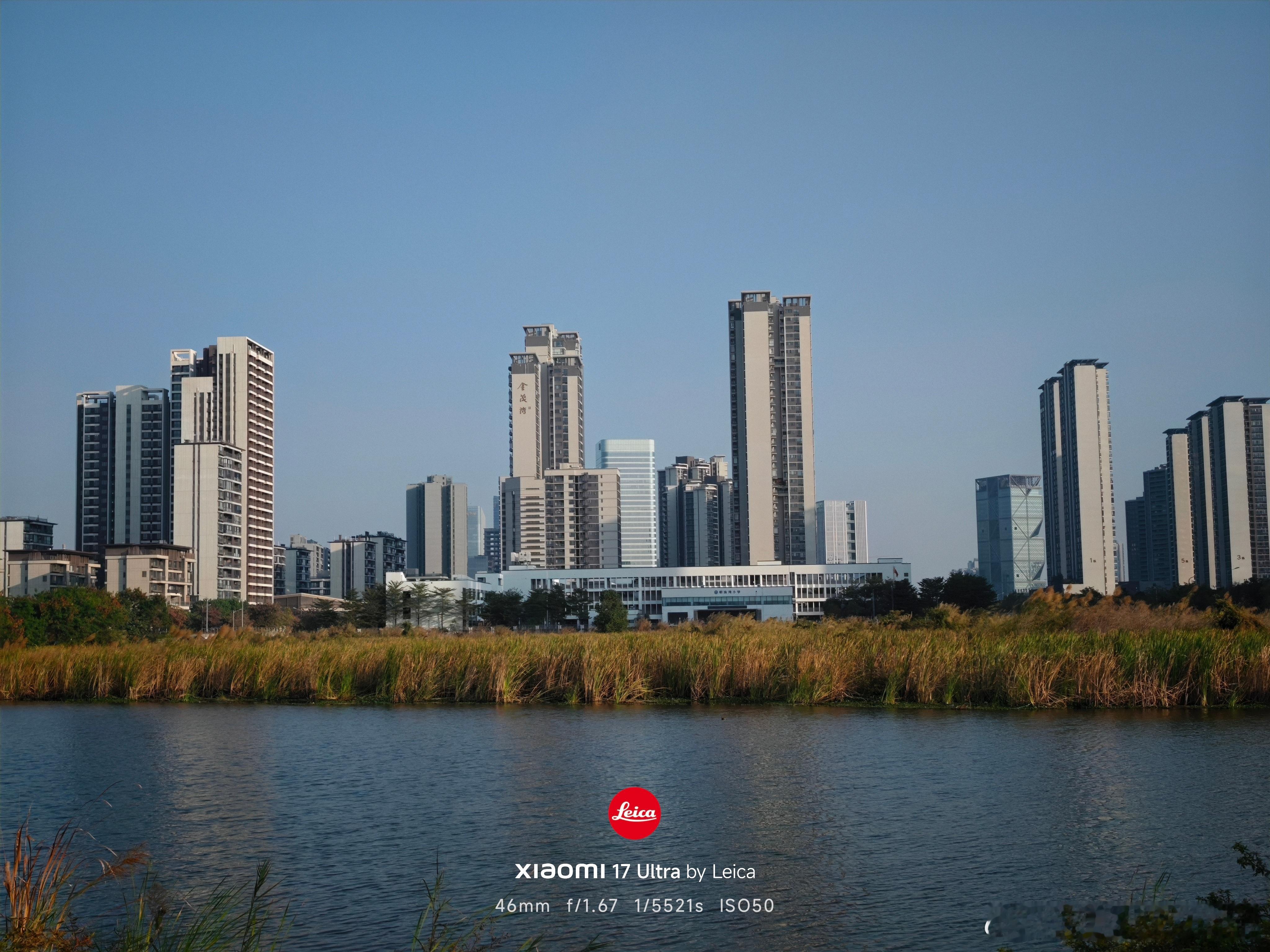 实在不行过年让孩子穿校服吧说实话，学生真的能抗冻，南方冬天都是一件校服搞定，质量