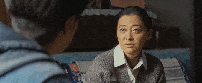 女婿一箱卫生纸搞定丈母娘 邵记者的小心思全写脸上了！以送照片为借口登门，实则只想