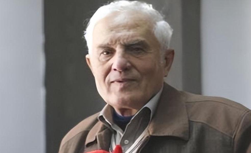 1938年，一名外国婴儿在天津一家教会医院呱呱落地。亲生父母急着离开中国，把这个