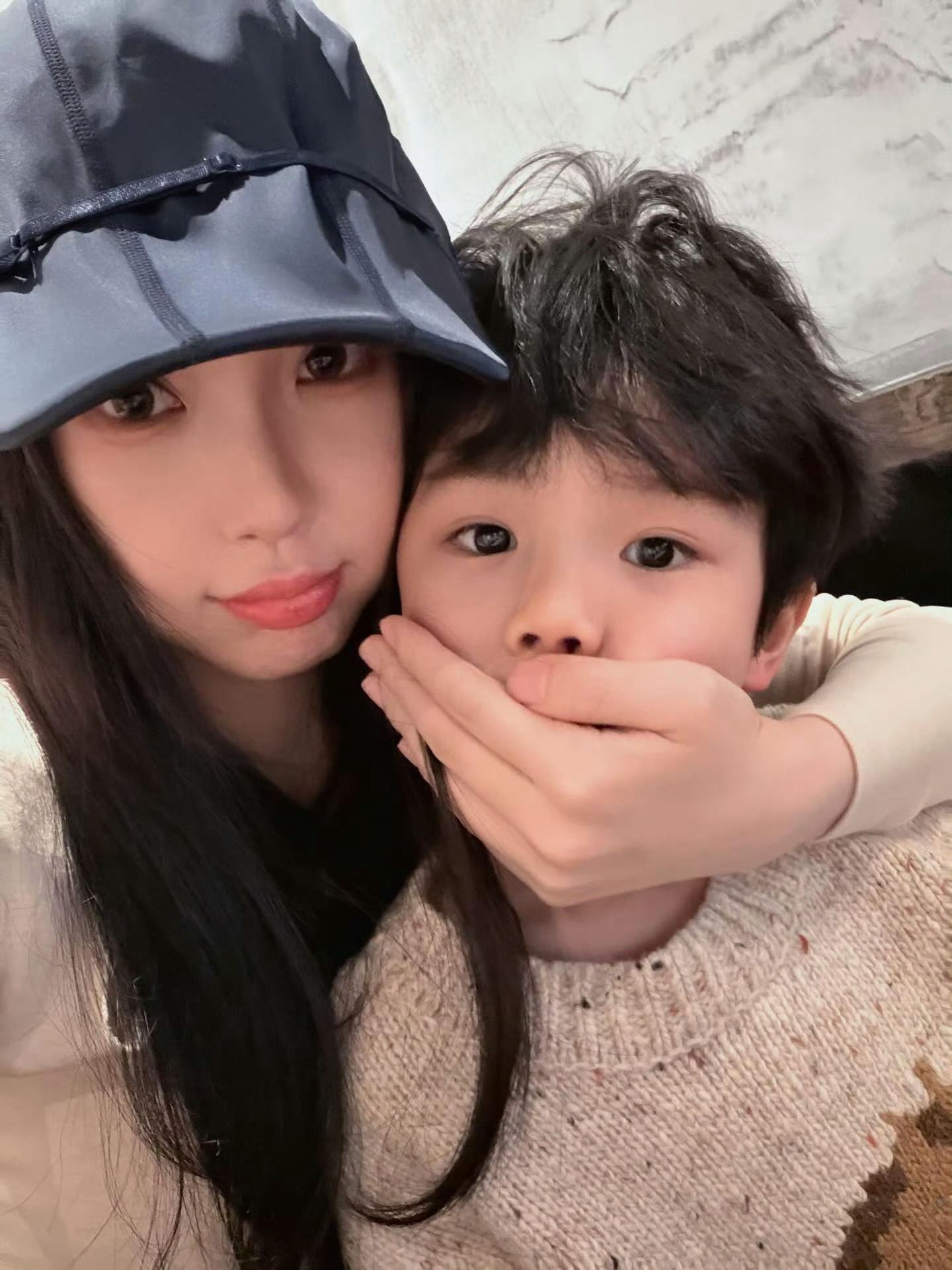 虞书欣你等我变小了的！ 