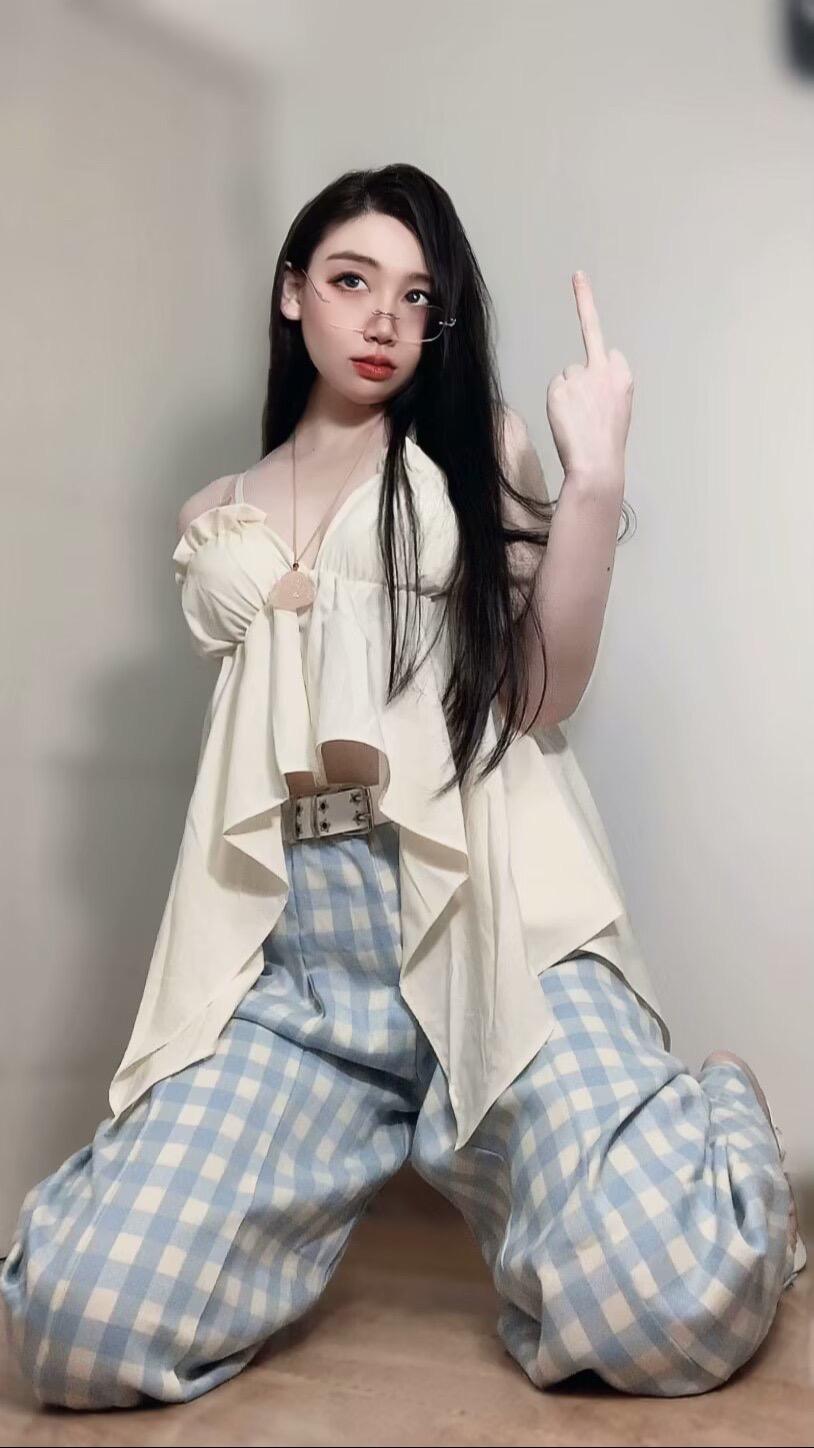 50岁依然保持好状态之。你渴望的东西我并不需要哦  你哪位就来定义我？...