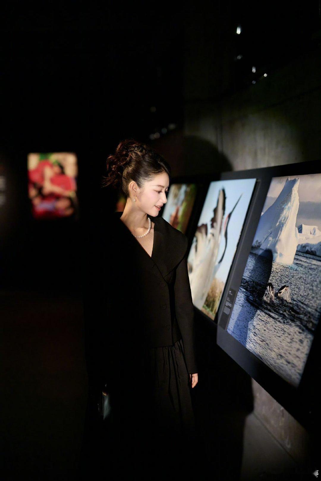 郭晓婷现身上海影展 郭晓婷出席上海影展 郭晓婷在上海影展的表现太惊喜了！不仅发言