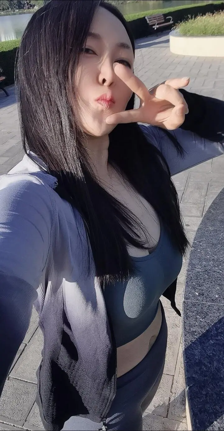 我这个牛脾气么犟得很，唯有孤独终老才是我要的归宿
