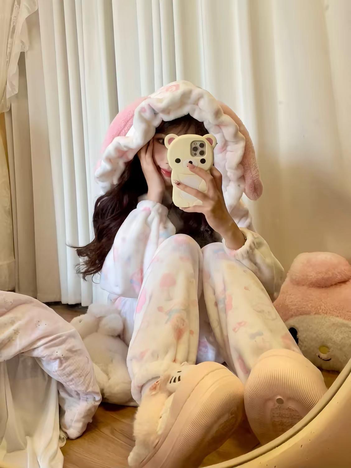 美乐蒂来电💕 ˚ ₊ ˖ ᨦ𝑆𝑚𝑎𝑙𝑙 𝐶𝑎𝑘𝑒 𝑀𝑒?