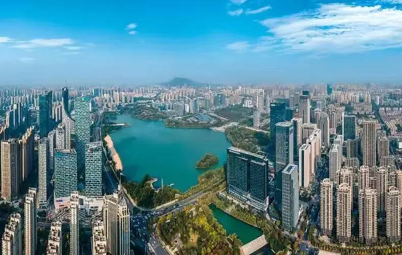 同一天揭牌，光合和海光为啥都选了安徽？

就在今天，合肥一口气揭牌了两个中心——
