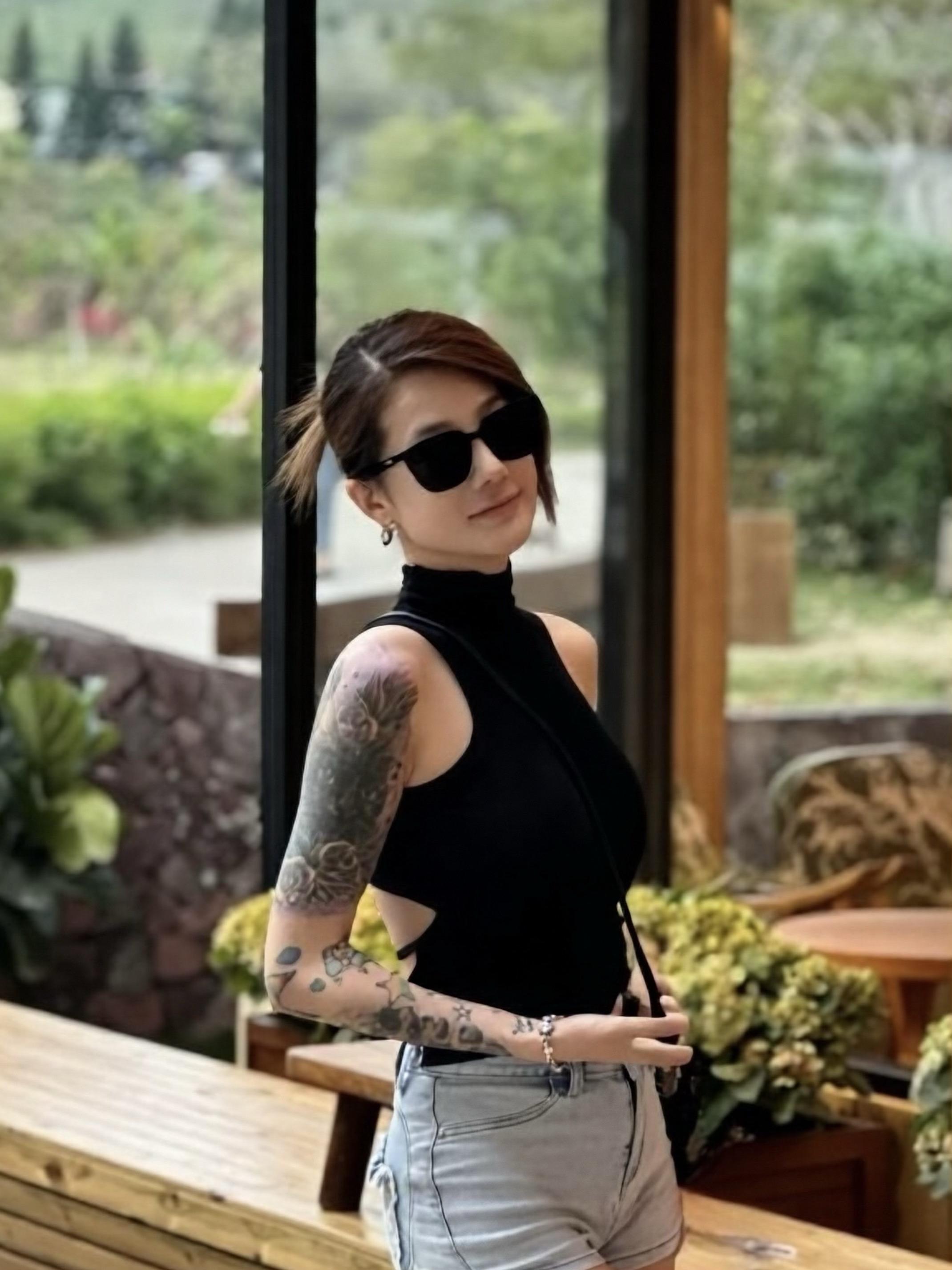 拧巴的人需要推不走的爱人。但我的爱人是电动车 一拧就走