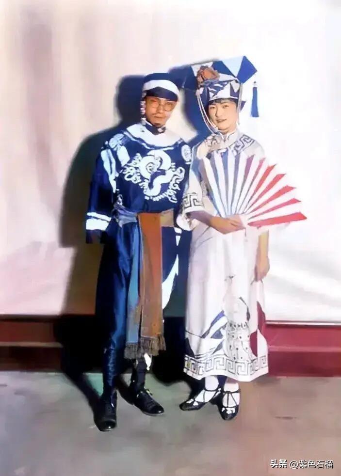 老照片：这是1926年，梁思成和林徽因在美国宾夕法尼亚大学留学美国期间参加化装晚