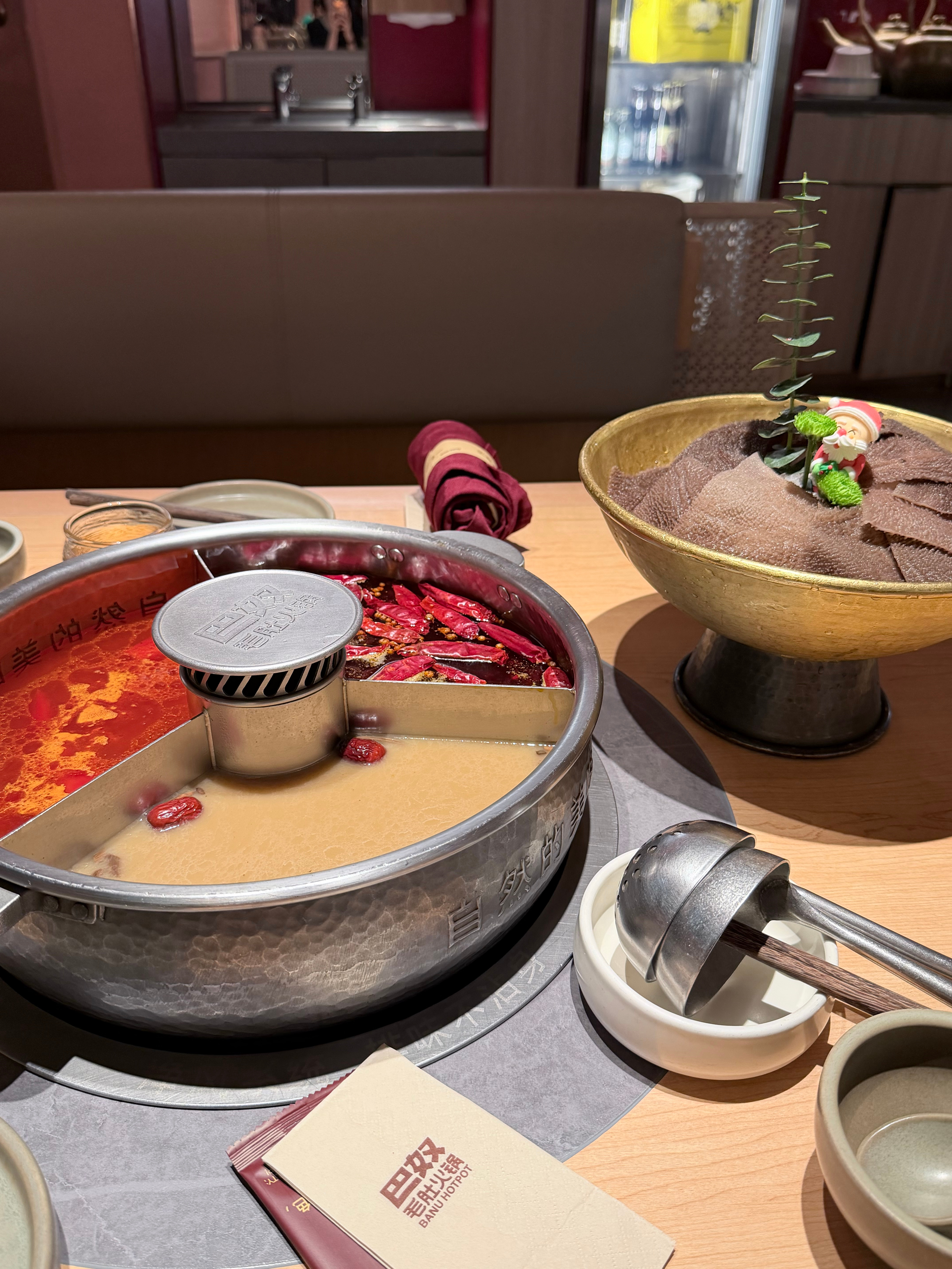 圣诞半夜等朋友下班出来 