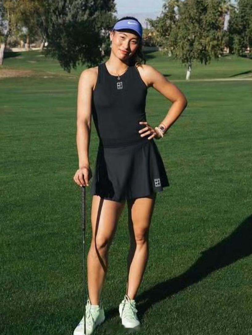 🇨🇳郑钦文这一身穿搭，你觉得怎么样？网球talking大会wta