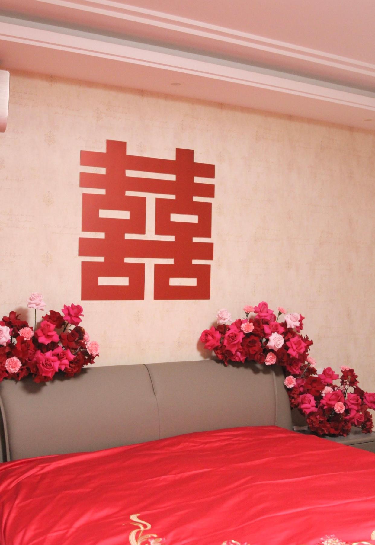 新婚夜的那一碗红枣汤，甜丝丝落进胃里，没一会儿我眼皮就沉得抬不动，浑身软得像没了