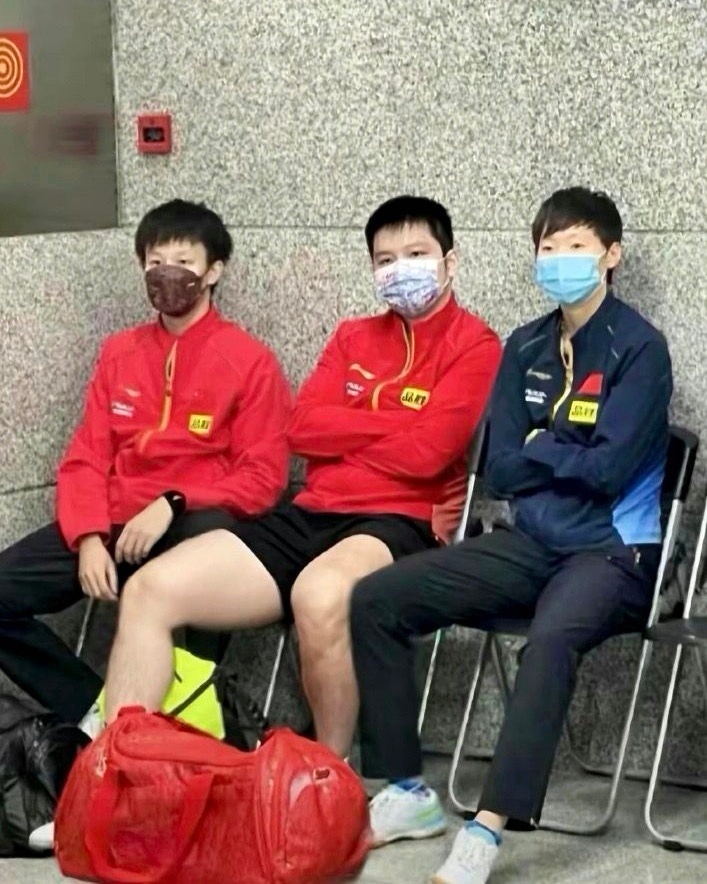 那年曾经寻常影今夕何夕冠冕身这张照片的含金量还在上升 ❖ 图片提供：豆瓣酱王小花