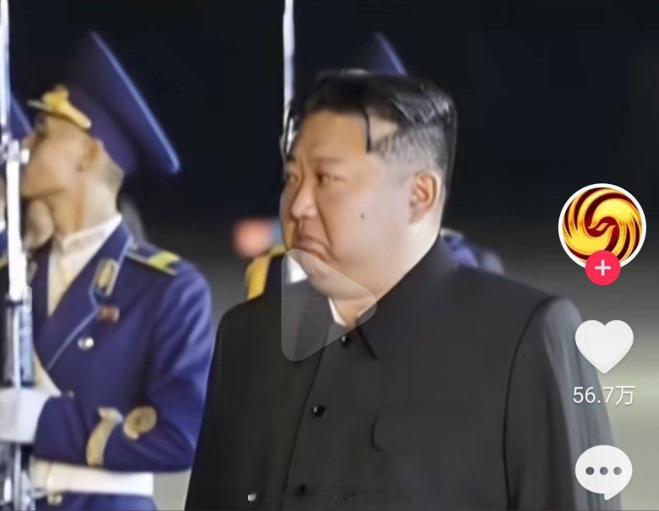以前我对金将军有一些误解，也有过调侃。但是当我看到，他去机场迎接战死沙场士兵的时