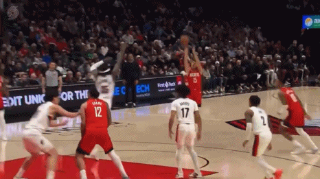 杨瀚森吃亏，斯普利特鼓励他：Come on HANSEN！ 