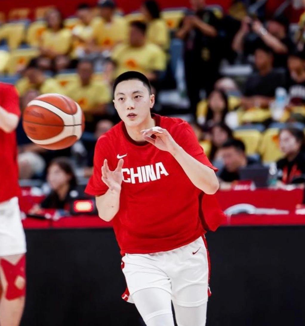 2场男篮热身赛打完！！中国男篮5位离队球员数据表现！！

胡明轩、李悦洲:未上场