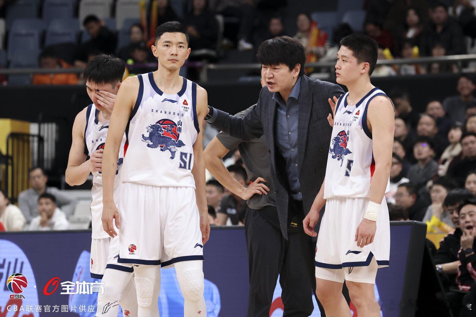 邱彪：输球不可怕，但你一定得站着输，不能呈现出懒散的状态。体育大拜年春节二创视频