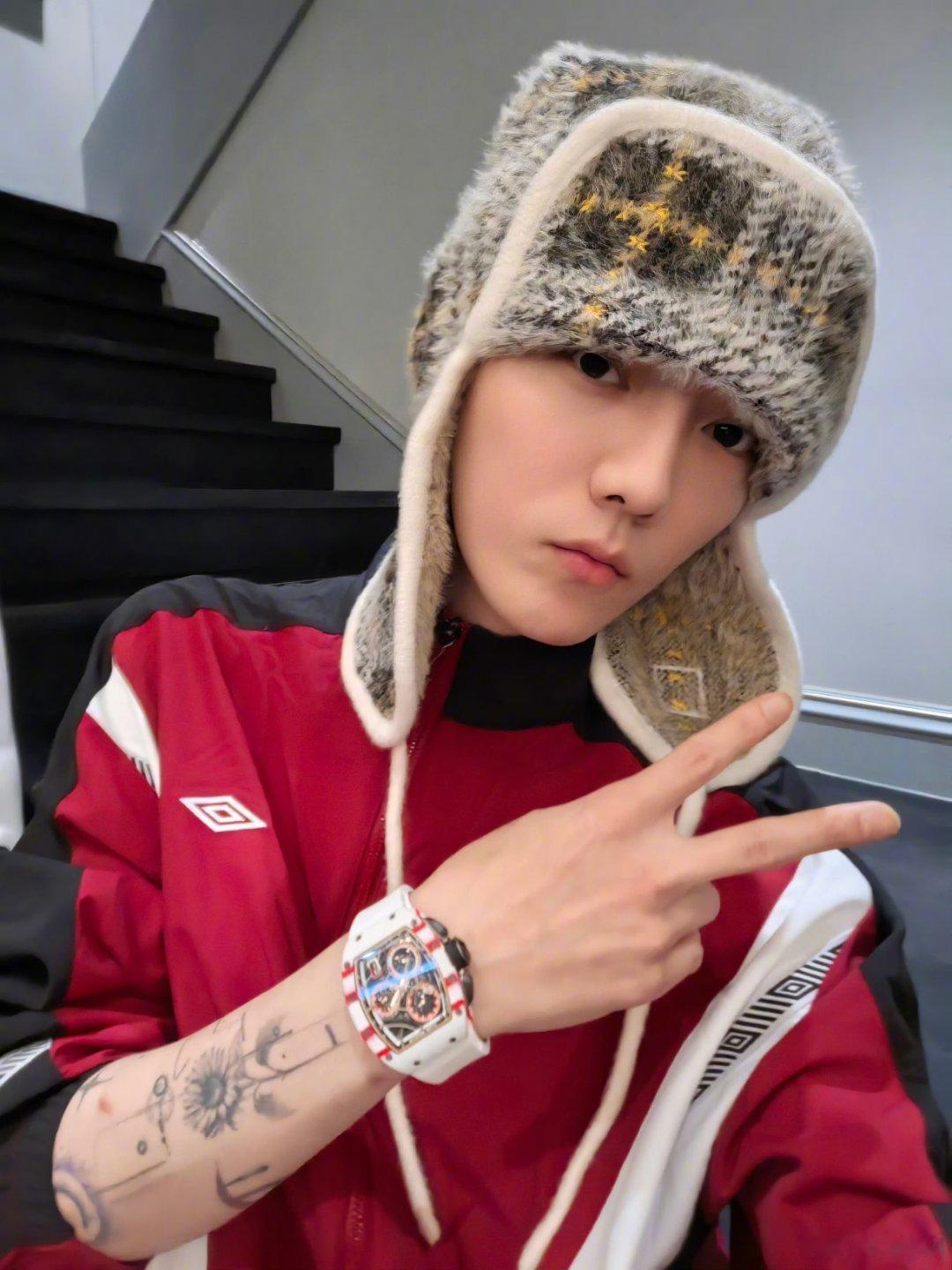 鹿晗 lh全世界最帅的老板 相信我就是现在，相信我就是现在，抓紧我就是现在，抓紧