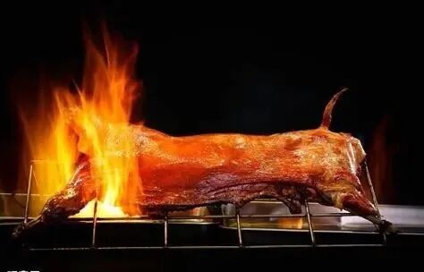 一只36斤的活羊烤出来真没多少，你想一下，羊头，羊皮和羊毛，羊的内脏，羊油，羊血