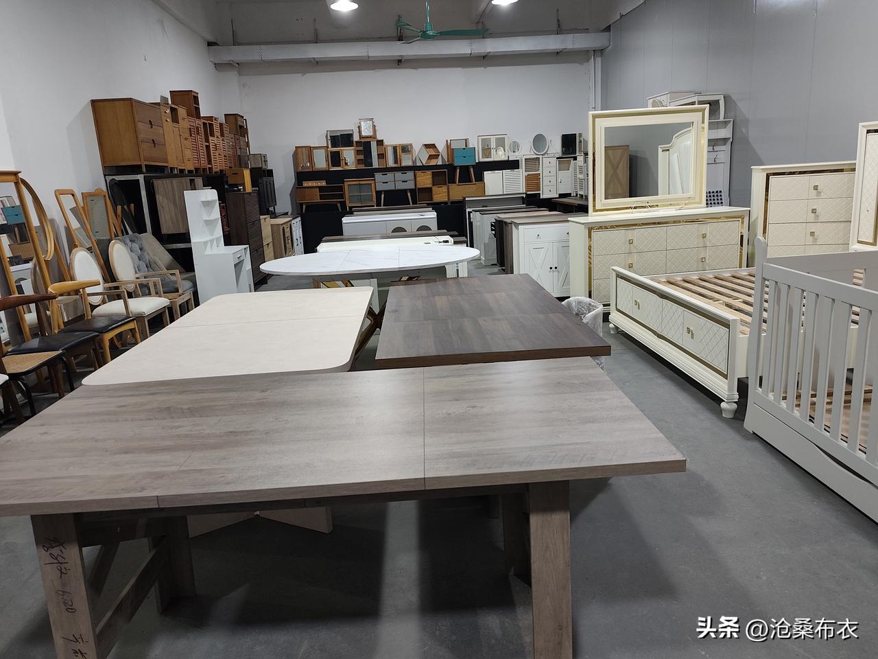 记录我的20263月23日中午，进了样品室，我看到满室自己的的样品感触良多，一晃