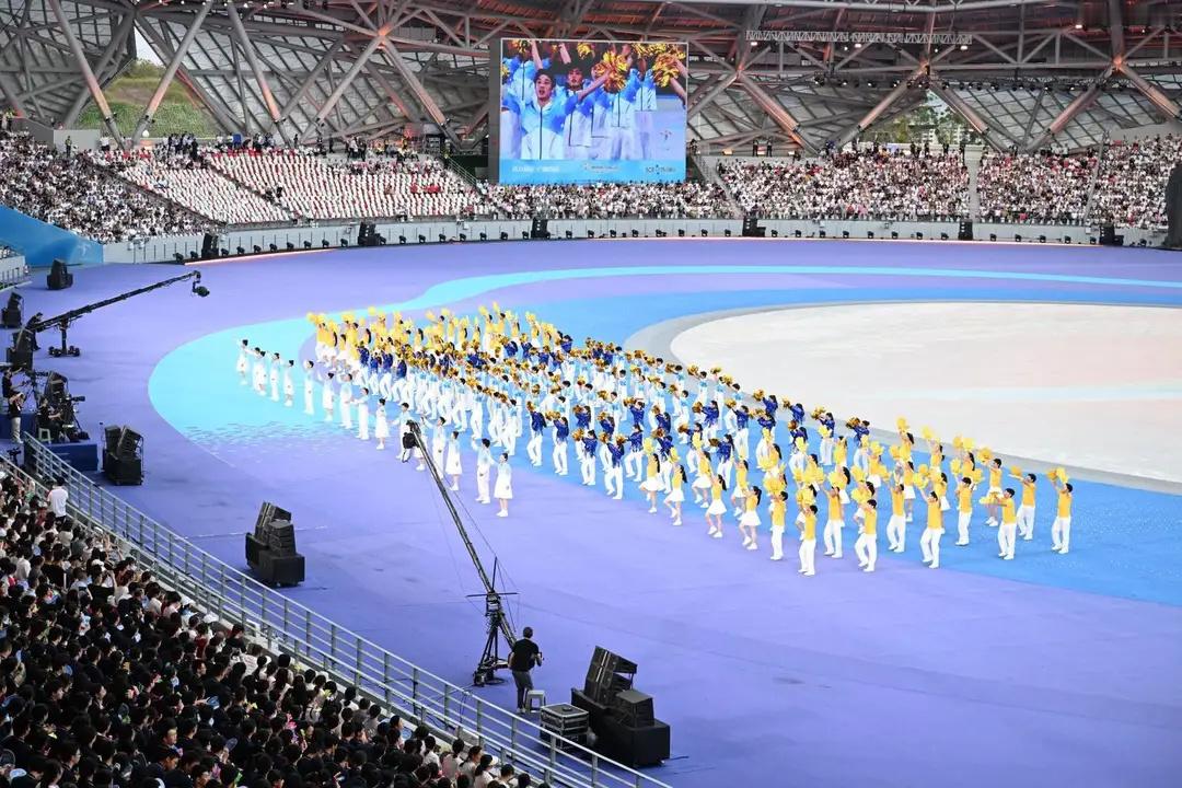 AI参与制作歌曲唱进四川省运会据了解，歌曲《大四川》的作者是四川巴中人张文益。歌