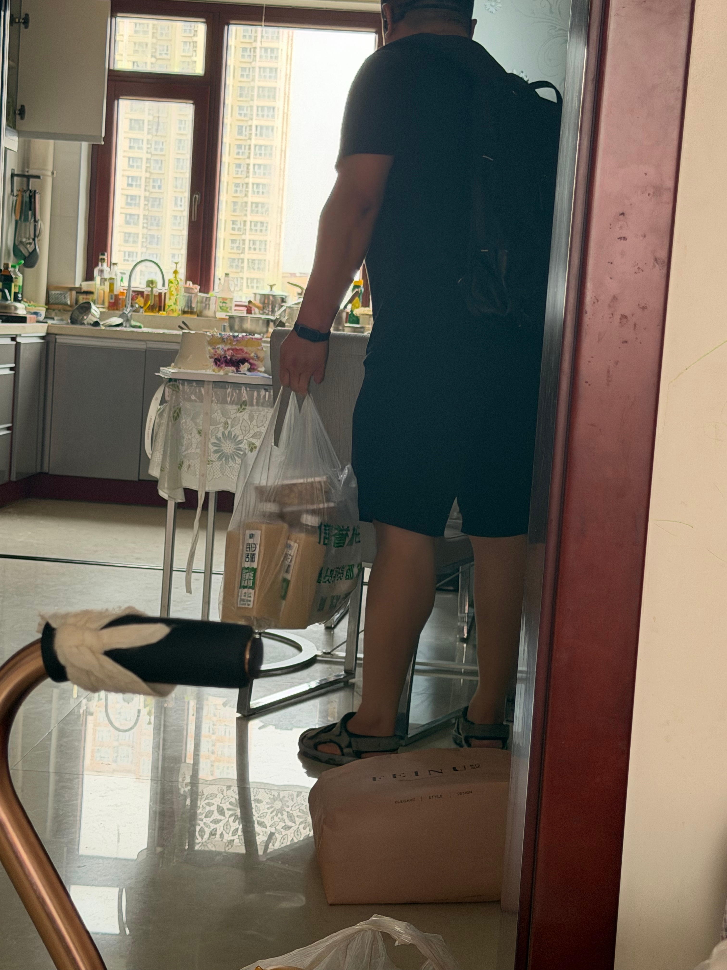 我姐和我姐夫恩爱到没眼看我姐想喝酸奶，我姐夫给她把每个种类的酸奶都买了一遍我问我