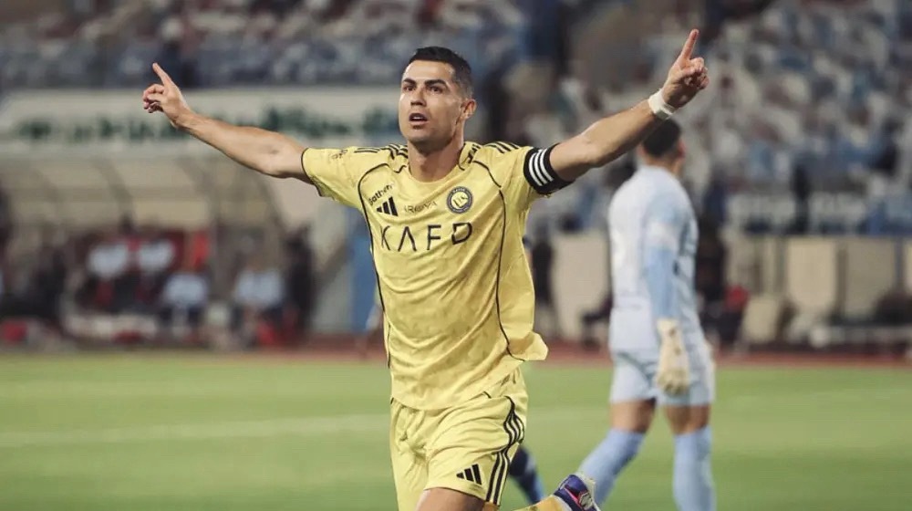 北京时间今天凌晨，沙特联赛第28轮，利雅得胜利客场2-0完胜阿科多队。这场胜利不