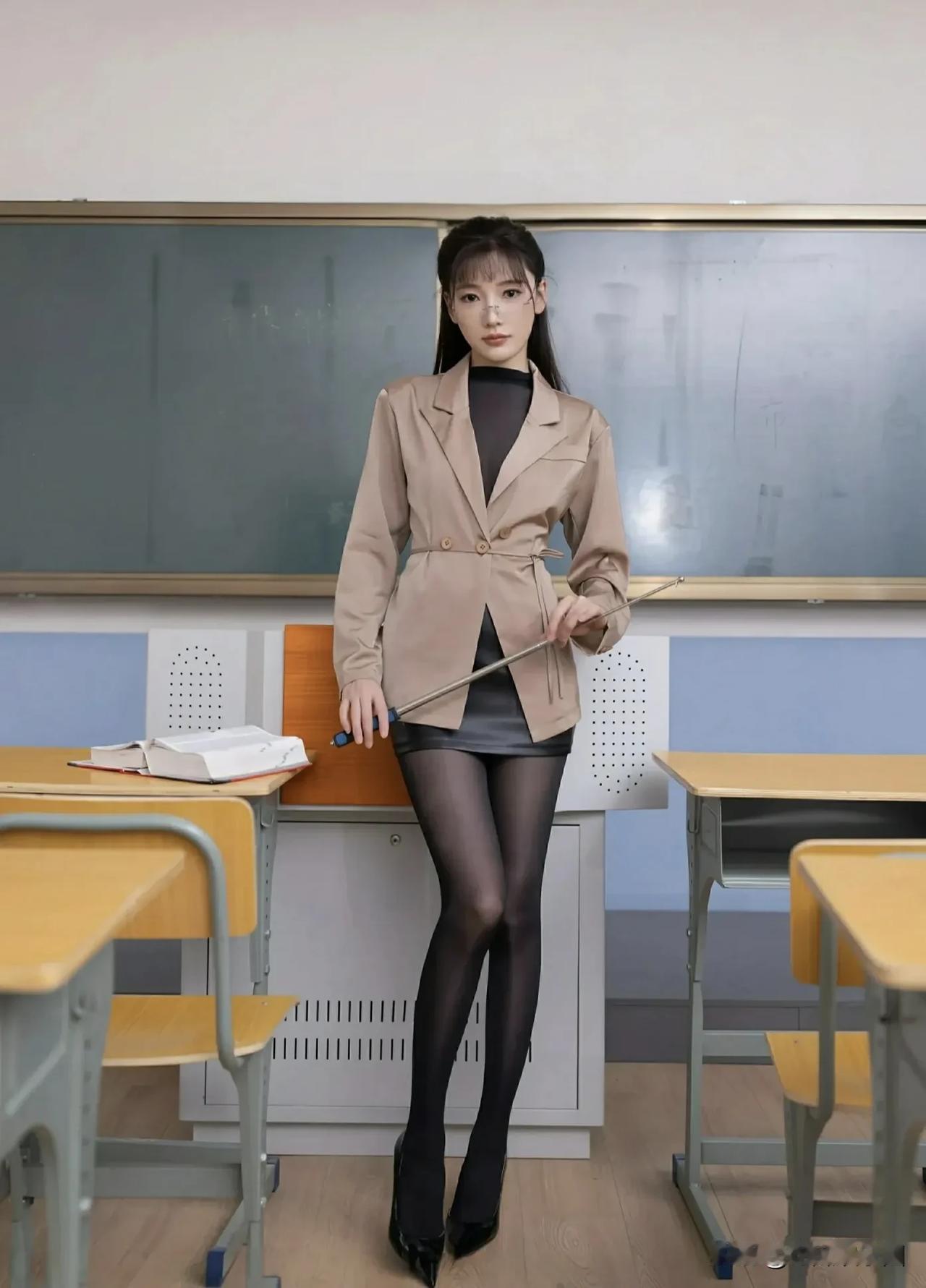 女孩子怎么穿搭既时尚又好看?新来的老师初入职场