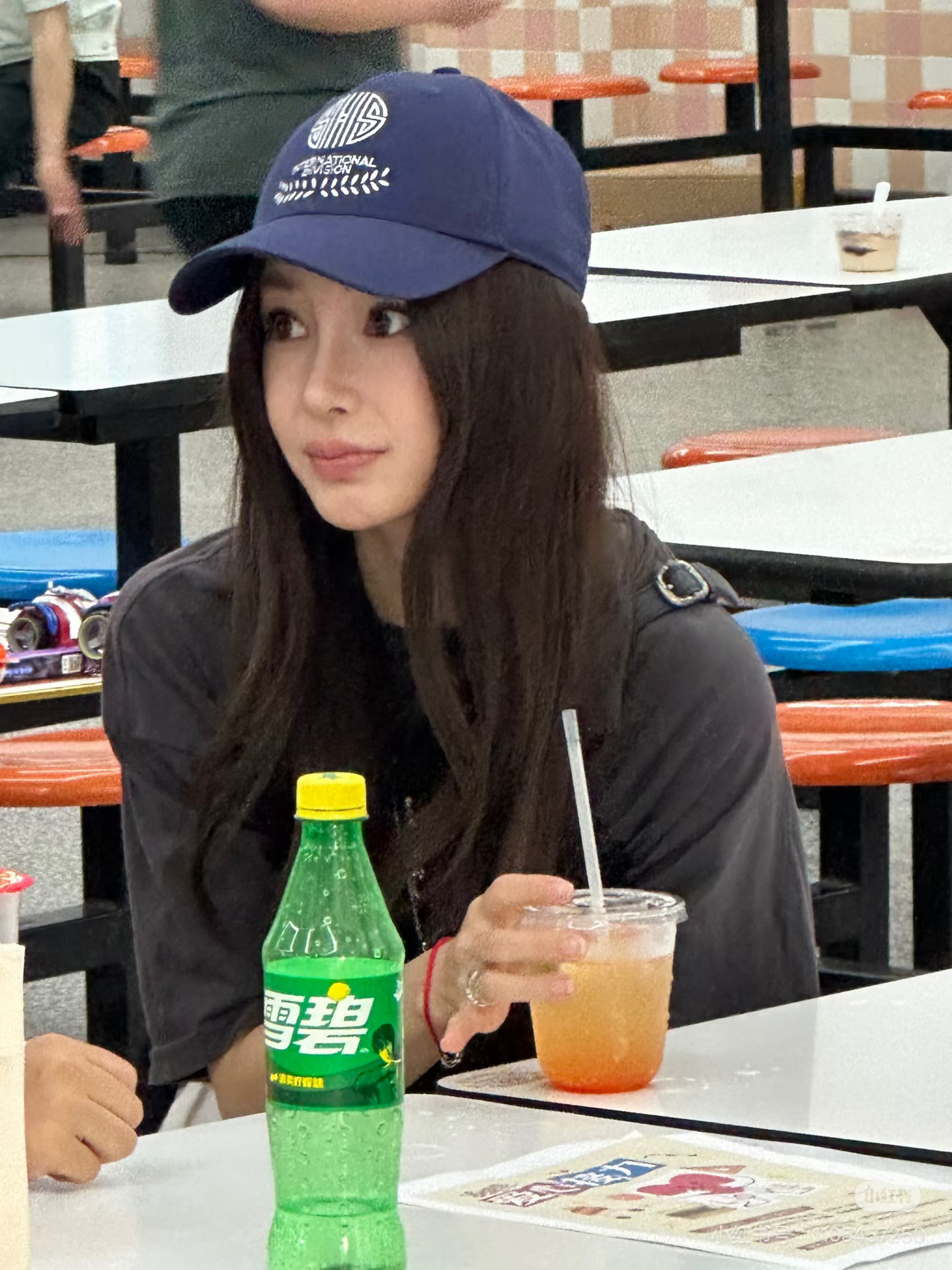 上海偶遇Angelababy吃甜品讲真，Angelababy这个“被偶遇体质”我