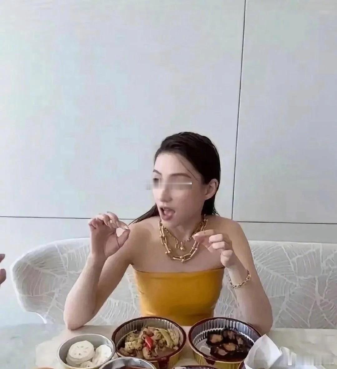 富二代何超莲的下午茶，就吃这些吗？感觉也不是很精致呢 