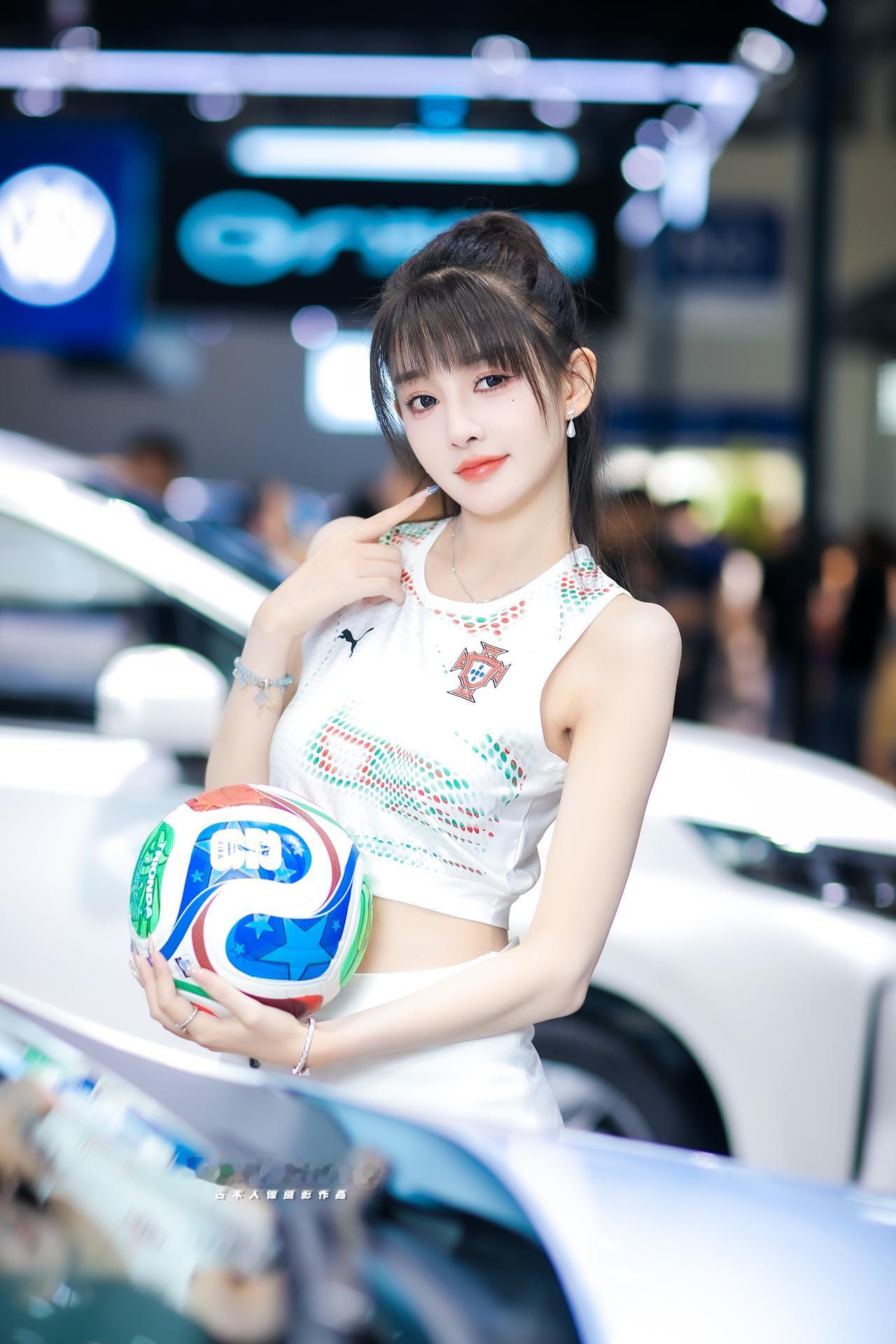 2026重庆车展广汽传祺展台模特