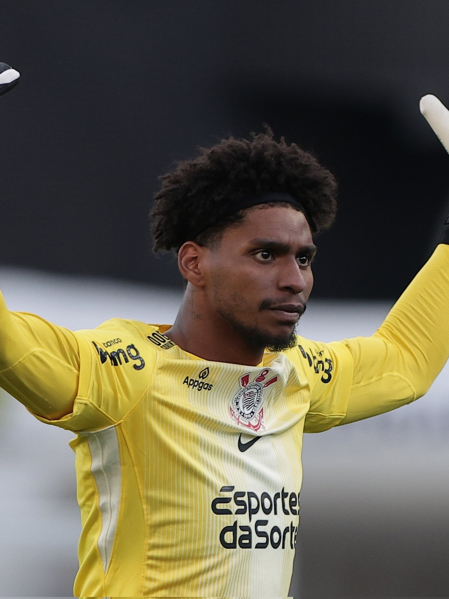 【Matte Moretto】🧤雨果·索萨🇧🇷是米兰密切关注的门将之一。米