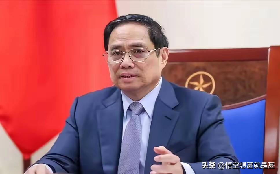 范明政穷苦出身，年轻时期，学习和工作都很努力，有公安部工作经历；
黎明兴1970