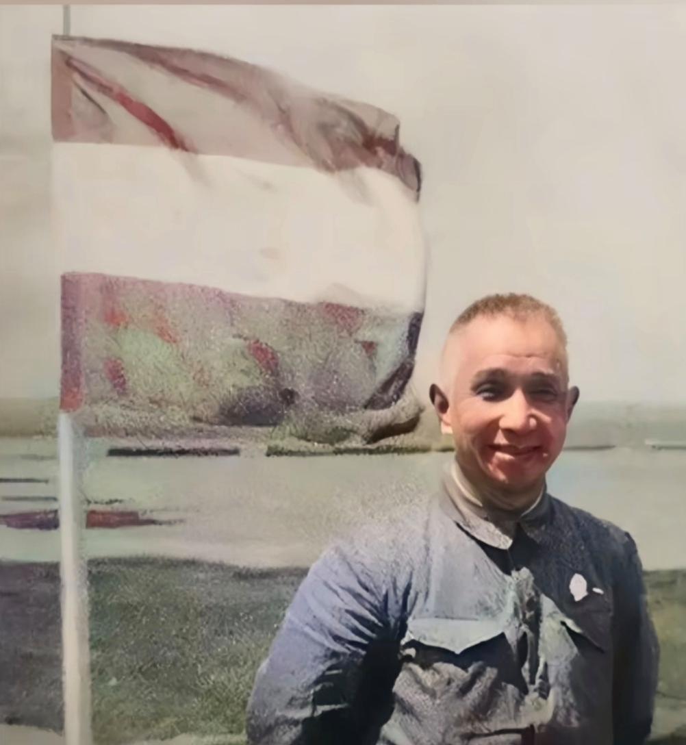 1970年6月，粟裕带团访问法国期间，问当地使馆人员诺曼底登陆的细节，却都回答不