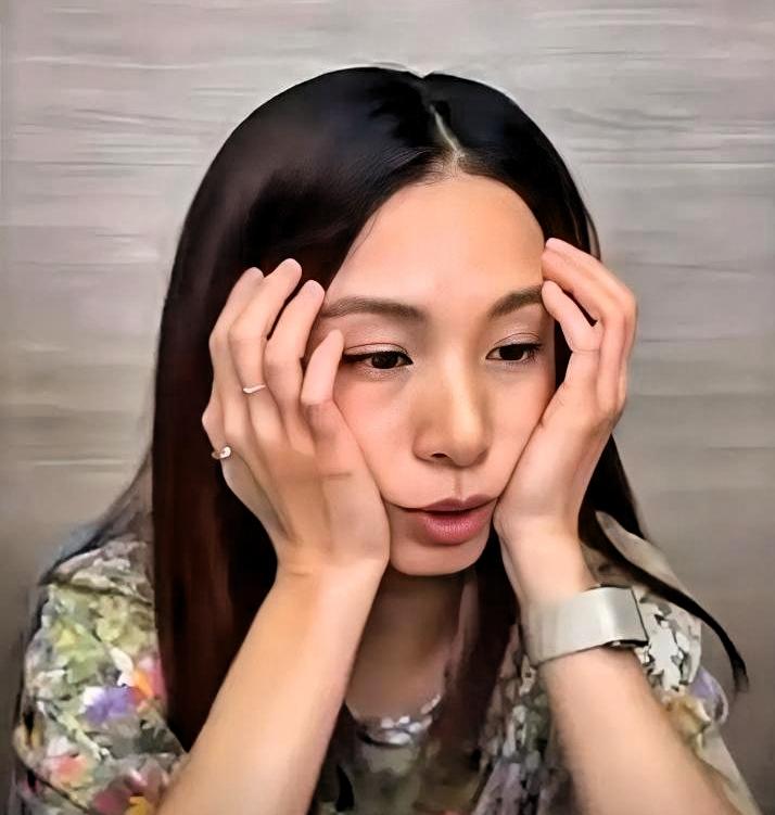 这么多年，田馥甄始终没给过一个正面清楚的回应。

她心里应该清楚自己为什么被内地