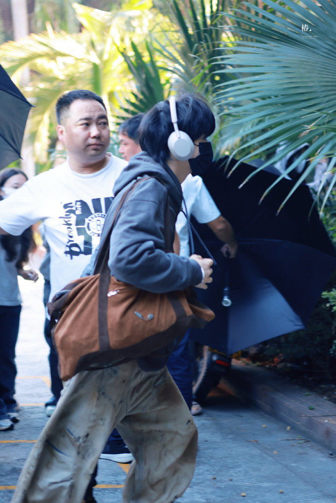 王橹杰、张函瑞、杨博文围读《我们的少年时代2》上班路透，期待谁？ 