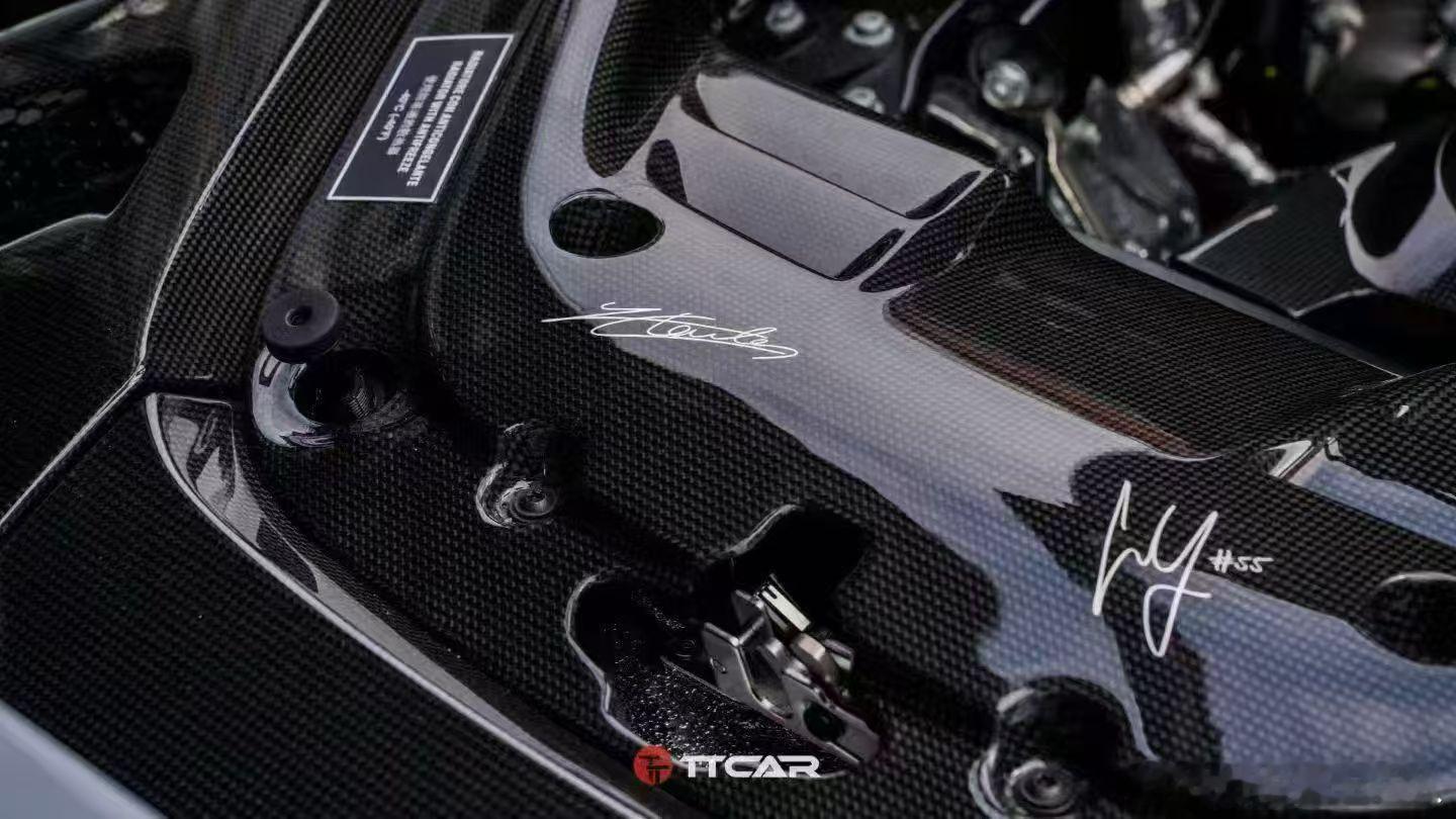 法拉利SF90XX Stradale，25年上牌，70公里，寻伯乐 