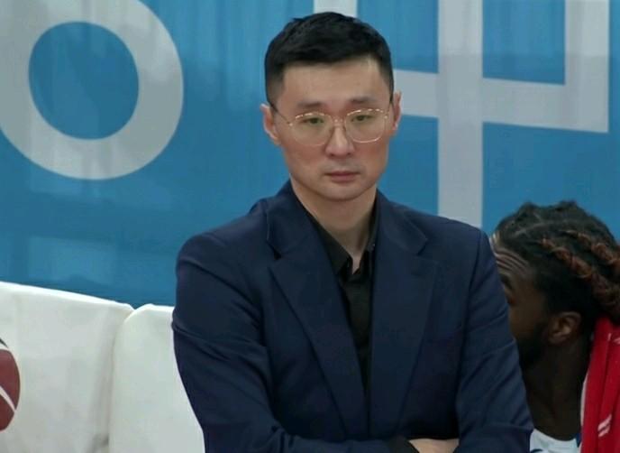 刘伟下课一点都不冤！！！

不是黑哨，常规时间新疆就赢了，福建晋江主场哨太离谱了