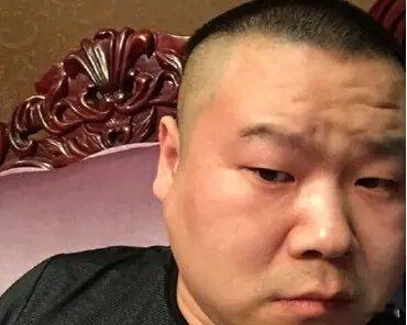 岳云鹏夸烧饼演技岳云鹏夸低智商犯罪烧饼演技 小岳岳在戏里跟烧饼一唱一和那段，节奏