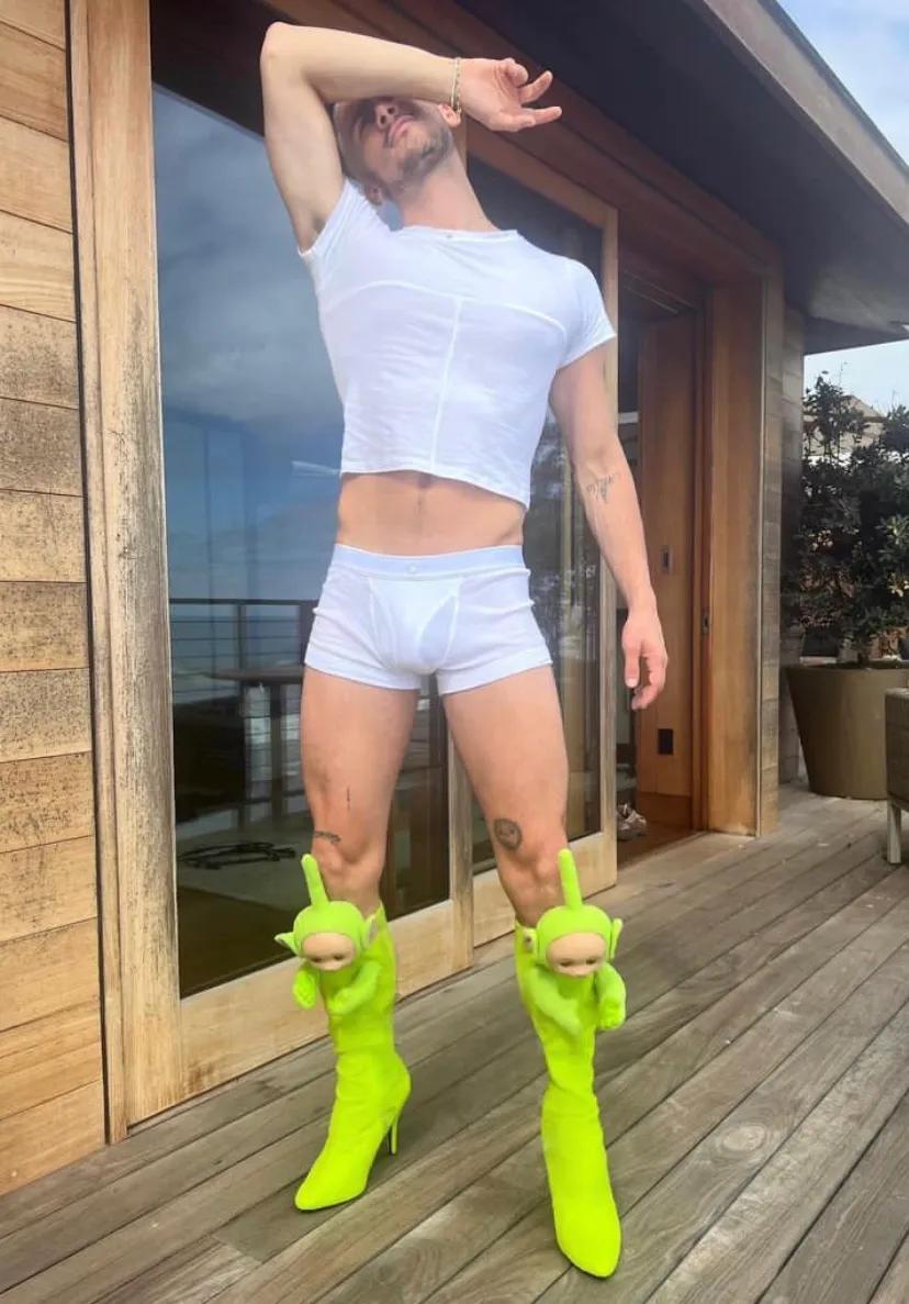 天线宝宝高跟鞋！