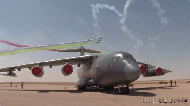 中国空军首次震撼亮相埃及航展，全球瞩目！