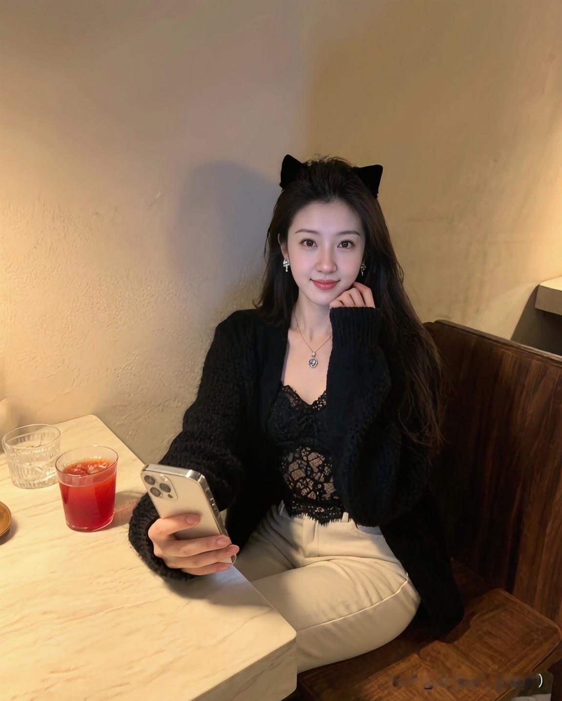 很多人
觉得爱有保质期，
过了就没了。
但我想说，
爱其实没有期限，
它本身就是