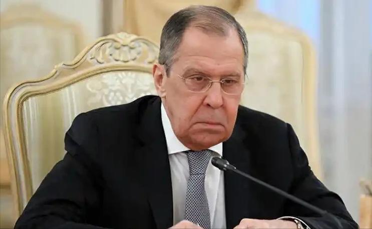 彻底愤怒了！
俄罗斯外长拉夫罗夫称：“阿拉伯国家只会一味谴责伊朗，根本不敢批评美