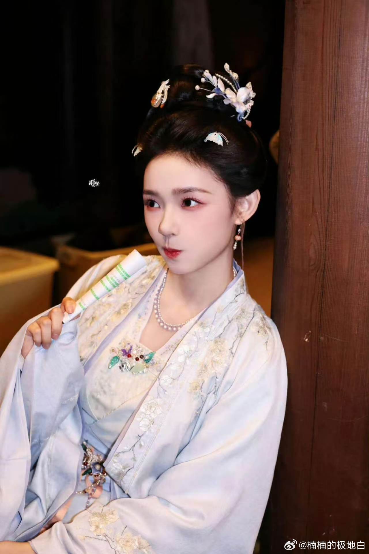 🕯️林允聊斋大婚镜头烛火映血色婚服氛围感拉满，公主大婚眼神空洞诡异，偏执求美的