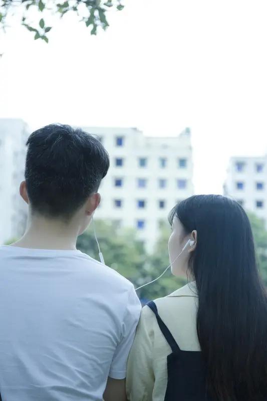 男女之间有没有纯洁的友谊，这真是个灵魂拷问。答案是有，但得有前提。
双方都无感，