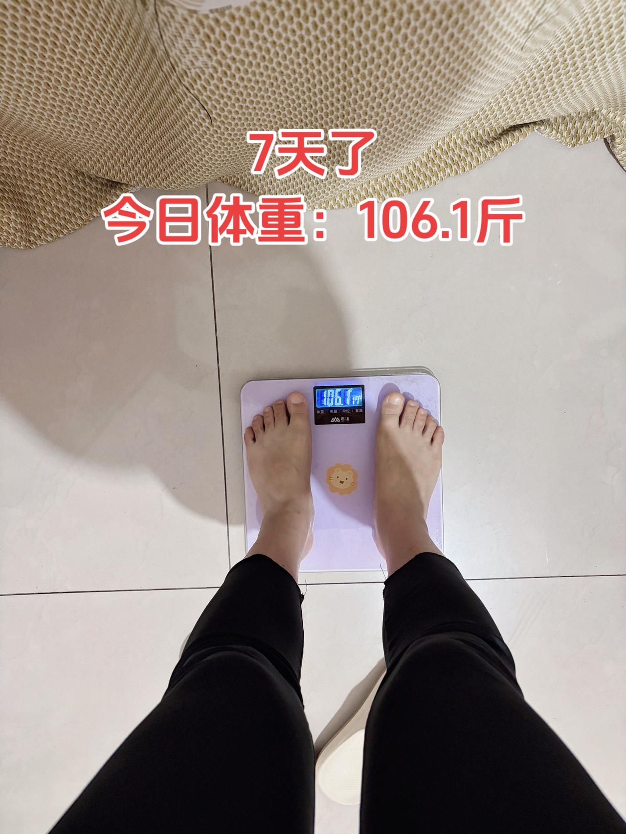 自律减脂健康餐，目标95斤，加油
今日减脂早餐：红薯+鸡蛋+花生+黑咖啡