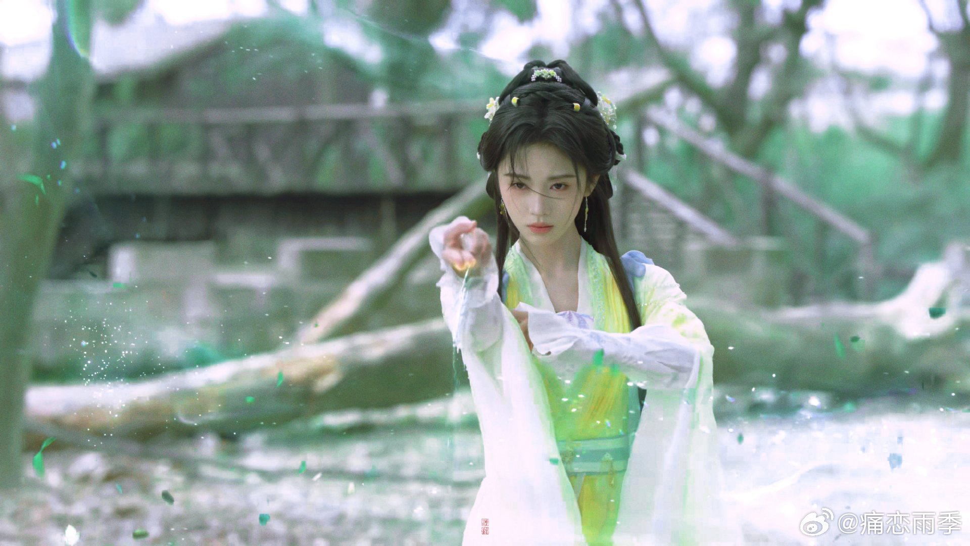 jjy鞠婧祎万花世界 jjy鞠婧祎苏绿夏“晚霞洒遍鲜花 都不如你这朵玫瑰惹人喜爱