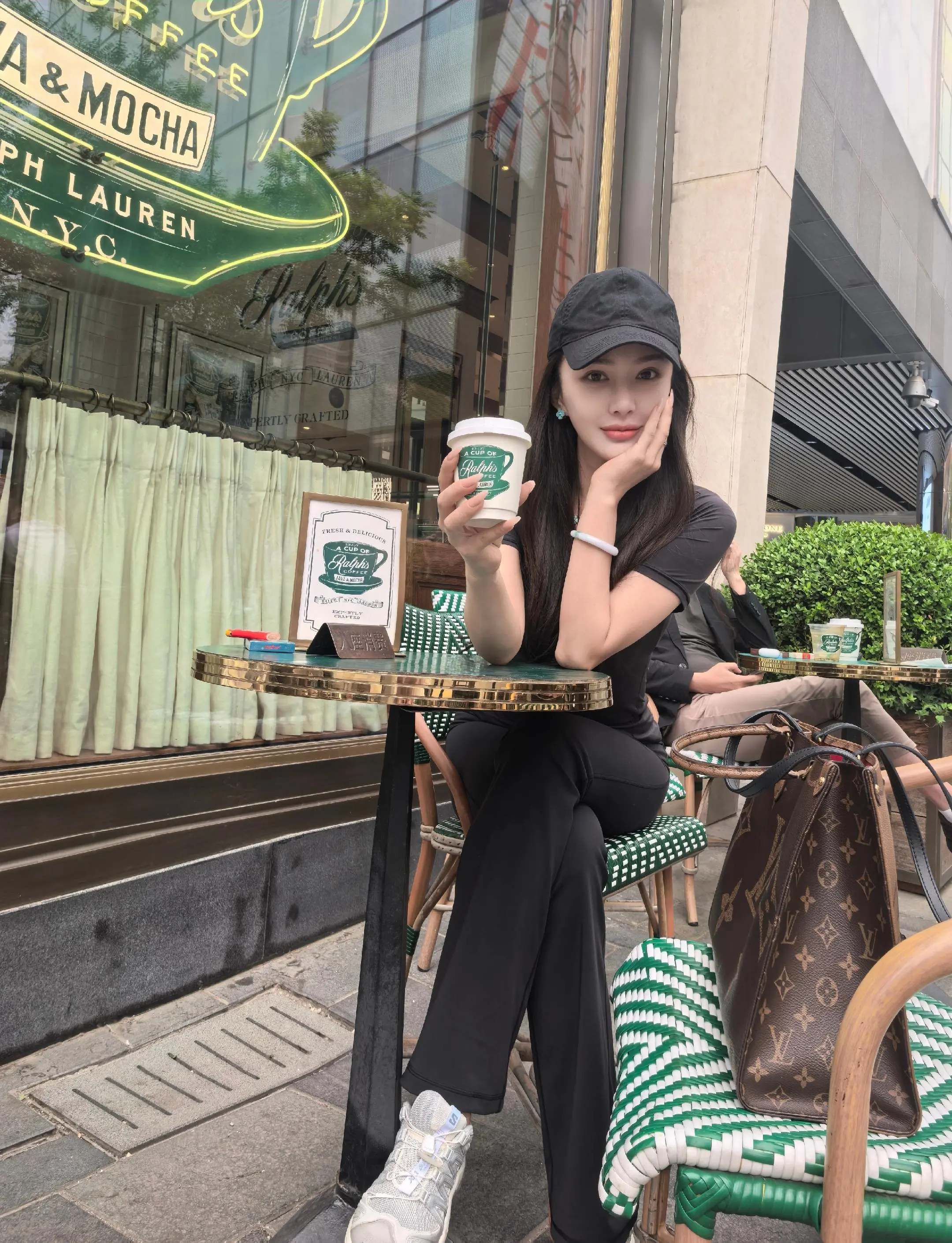 生活最好方式 一定要开心的比个✌