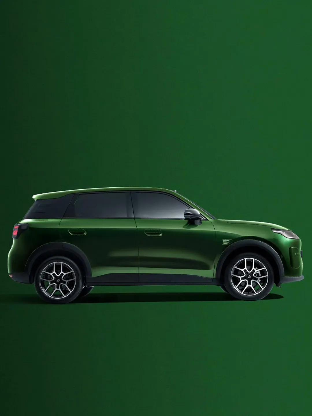 零跑在广州车展发布A10纯电紧凑型SUV，车长4310毫米，轴距2600毫米，最