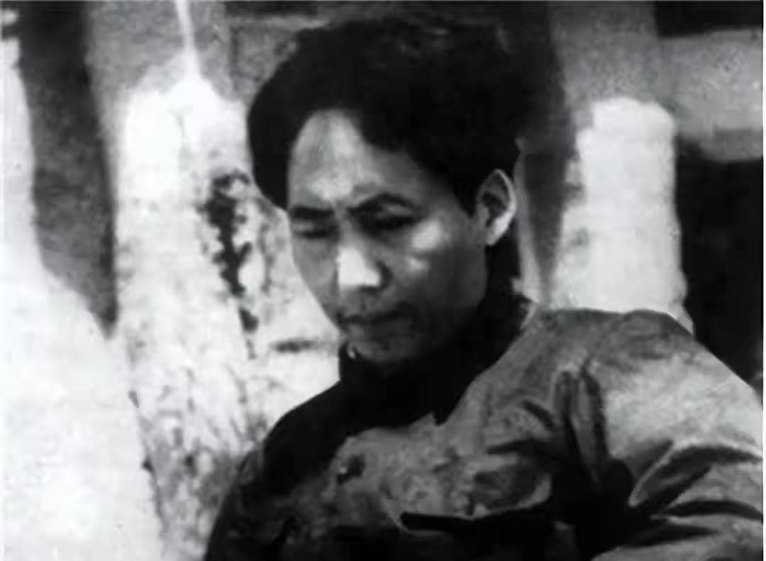 苏联解体后，俄罗斯解密一档案，揭开毛主席家庭出身：祖上是贫农。

这事儿刚传回来