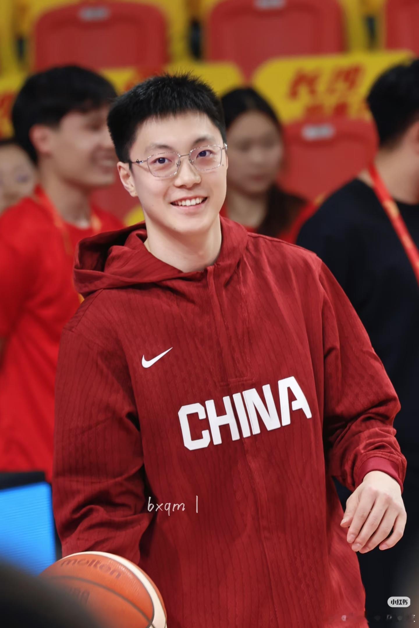 CBA 胡明轩这次从国家队离开是纪律问题，被直接开除了，否则郭士强根本不会放弃胡